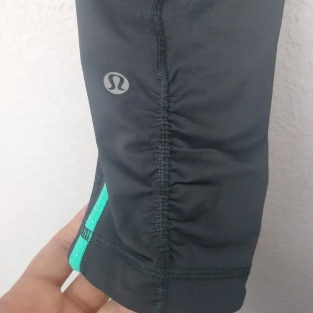 Lululemon Race With Grace Crop Leggings Soot / Bali Breeze Size 4 (Flaws)